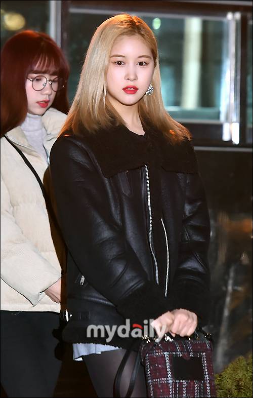 ▲ 우주소녀 다영 '새벽 출근길에도 풀메이크업'