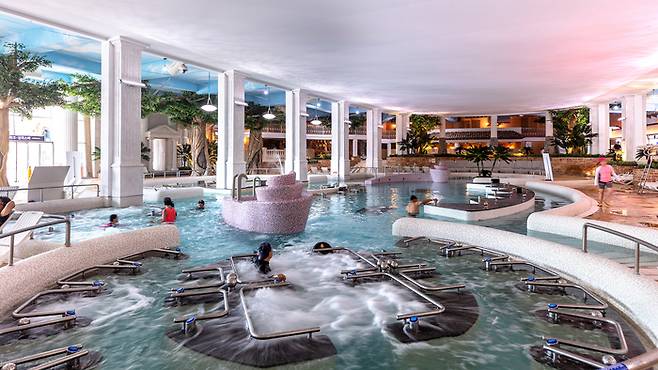 예산 스플라스 리솜 워터파크 실내 전경