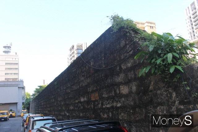 조명하 의사가 순국한 타이베이형무소의 유일한 흔적인 외벽. /사진=박정웅 기자