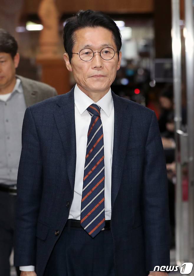 윤소하 정의당 원내대표가 30일 오후 서울 여의도 국회에서 열린 '4+1 협의체' 원내대표급 모임에 참석하고 있다. '4+1협의체' 는 이날 본회의에 공수처법 표결을 앞두고 의견을 조정 할 예정이다. 2019.12.30/뉴스1 © News1 이종덕 기자