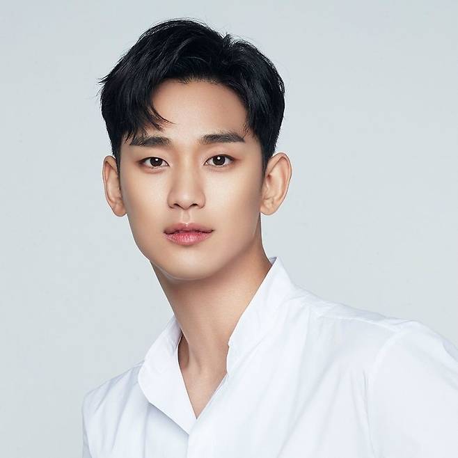 신생 기획사 골드메달리스트와 전속계약을 맺은 배우 김수현 (사진=골드메달리스트 제공)