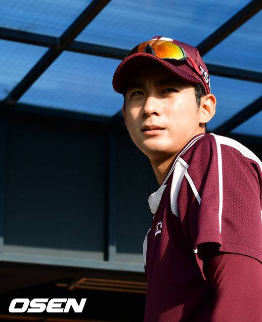 [OSEN=잠실, 지형준 기자]경기에 앞서 키움 이정후가 훈련을 준비하고 있다. /jpnews@osen.co.kr