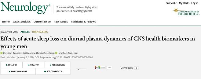 스웨덴 연구진이 젊은 남성들을 대상으로 하루 수면을 제한한 결과 혈중내 타우(tau)단백질 수치가 증가한 것을 확인했다. 수면손실이 젊은 사람의 뇌 건강에도 영행을 줄 수 있는 증거로 해석될 수 있으나 알츠하이머와의 연관성은 추가적인 연구가 필요할 것으로 보인다.© 뉴스1