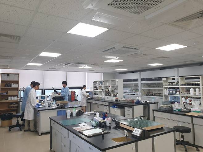 에버켐텍 본사에 위치한 부설기업연구소. 에버켐텍은 총 33명 직원 중 60% 이상 직원들이 R&D 인력이다. (사진=김호준 기자)