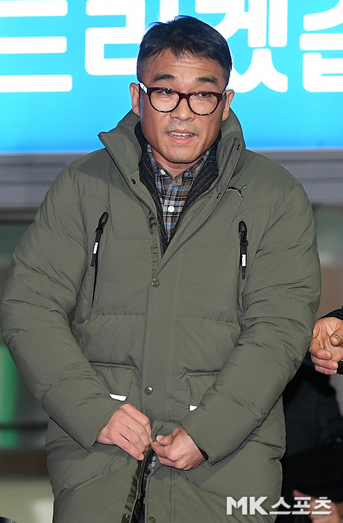 12시간 조사 마친 김건모