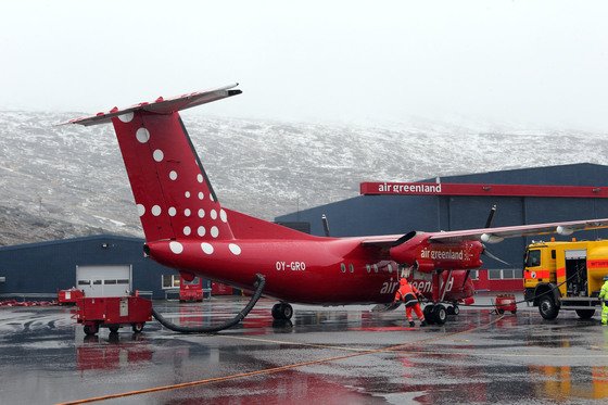 그린란드의 수도 누크 공항. 여름이 시작된 6월인데도 눈보라가 날린다. 최정동 기자