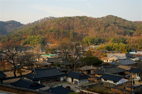 짚으로 두른 굴뚝, 왜 이 모양인가 하니