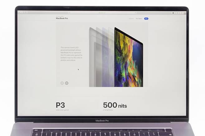 최대 500니트 밝기를 내는 레티나 디스플레이