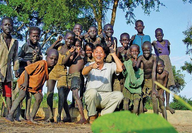 다큐멘터리 ‘울지마 톤즈 2 : 슈크란 바바’ 스틸 이미지