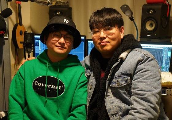 CCM '오진예수', '예수 내 최애', '헐 개이득', '사탄 뚝배기 깨시는 주' 등을 제작한 가수 CPR(Church Praise Revolution) 이화익, 박진희씨. (왼쪽부터) 사진 백경민 인턴