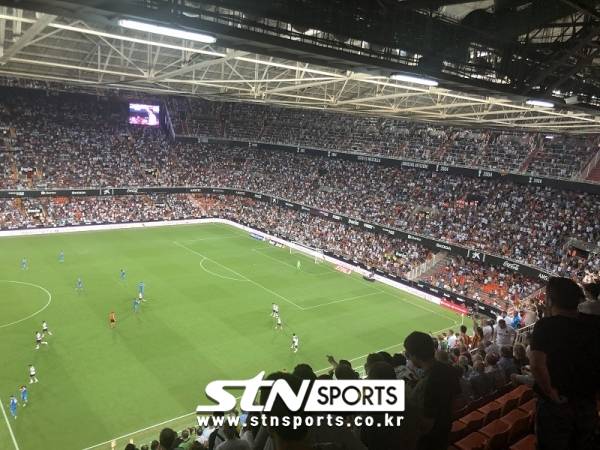 이강인의 데뷔골 순간, 함성으로 폭발했던 메스타야
