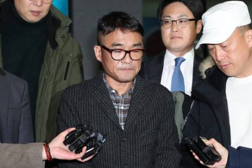 가수 김건모(52)에게 성폭행을 당했다고 주장한 여성 A씨가 피해를 입었다고 주장한 시점 이후에 김건모에게 보냈다는 문자가 경찰 조사 과정에서 드러났다. /사진=뉴스1