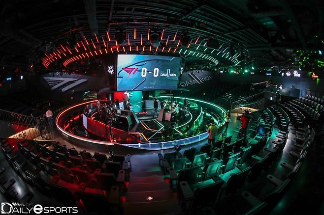 무관중으로 대회가 진행되는 LCK.