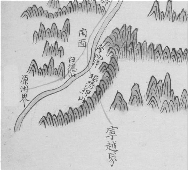 <해동지도>에는 거슬갑산과 백덕산만 보인다.