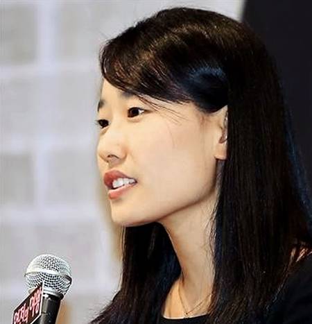 tvN 주말극 ‘사랑의 불시착’으로 화제를 모으고 있는 박지은 작가. ‘내조의 여왕’을 시작으로 내놓는 작품마다 히트시킨 방송가의 대표적인 스타 작가다. 연합뉴스