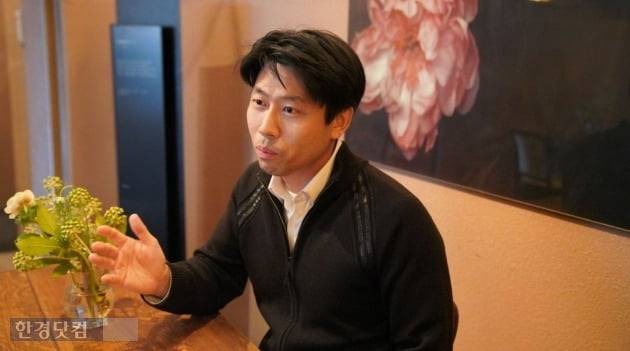 권소혁 롯데건설 분양소장이 청약요령을 설명하고 있다.