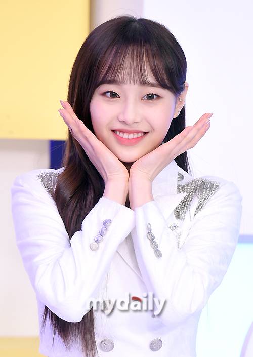 [MD포토] 이달의 소녀 츄 '상큼 꽃받침'