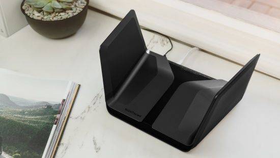 와이파이6를 지원하는 넷기어 나이트호크 AX8(RAX80). (사진=넷기어)