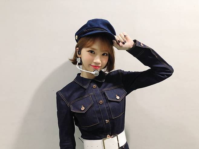 아이즈원 김채원이 지난 17일 아이즈원 공식 트위터를 통해 컴백 소감을 전했다./사진=아이즈원 공식 트위터 캡처