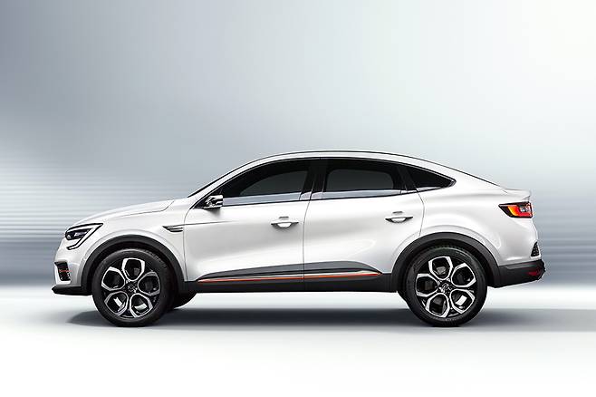 르노삼성 XM3는 패스트백 스타일을 품은 SUV로 많은 기대를 받고 있다.