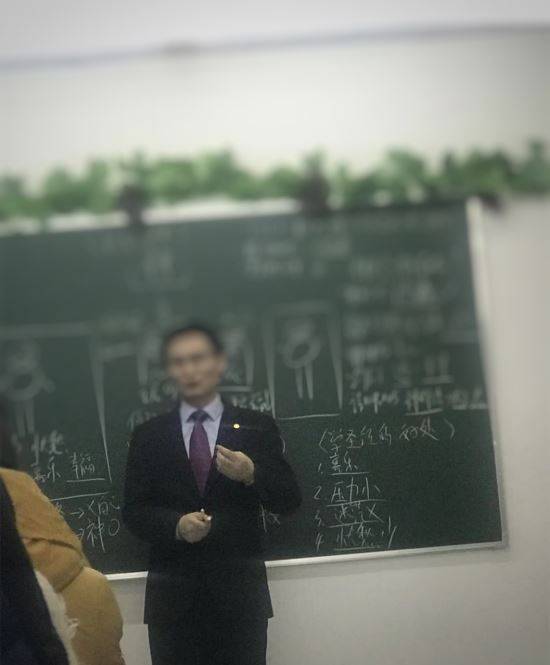 신천지 중국 우한 책임자로 알려진 최모씨가 신천지 교리를 강의하는 모습. 중국 랴오닝성 신앙과사회문화연구회 제공