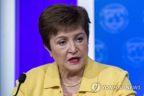 기자회견하는 크리스탈리나 게오르기에바 국제통화기금(IMF) 총재 [EPA=연합뉴스]