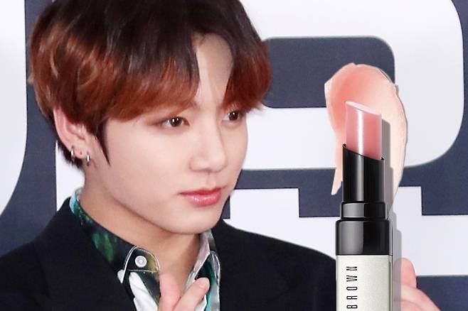그룹 방탄소년단 정국. 바비 브라운의 립틴트를 사용하는 모습이 포착돼 화제가 된 바 있다. /사진=머니투데이 DB, 바비브라운