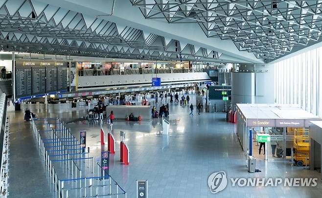 코로나19 여파로 한산한 독일 프랑크푸르트 공항 [EPA=연합뉴스]