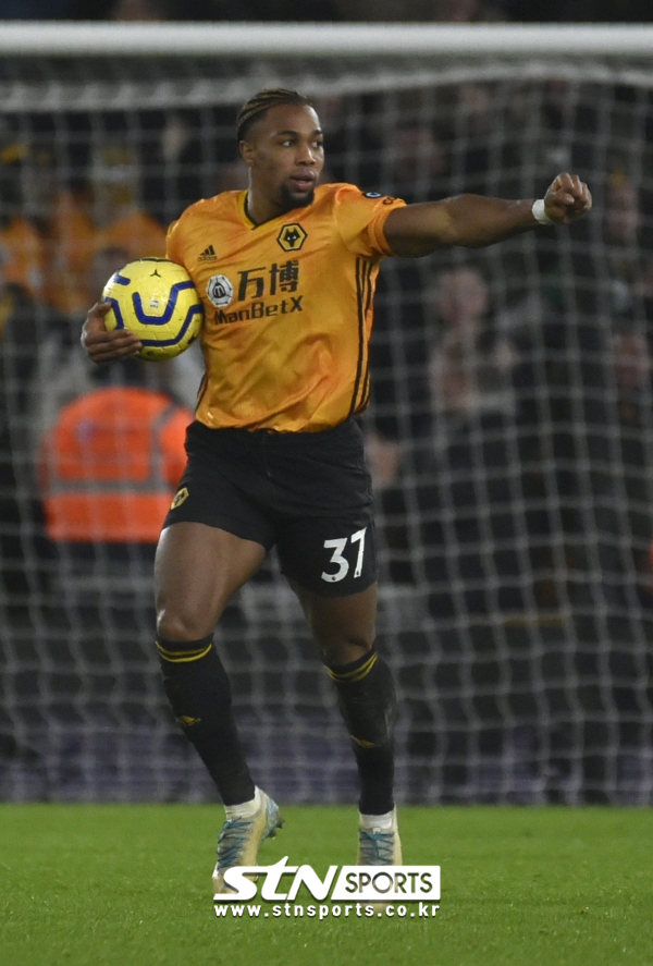 울버햄튼 원더러스 윙어 아다마 트라오레