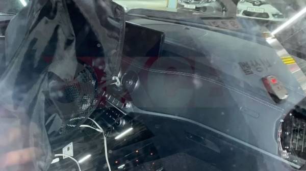 기아차 '스팅어 페이스리프트' 인테리어 (출처 ː KCB- koreancarblog.com)