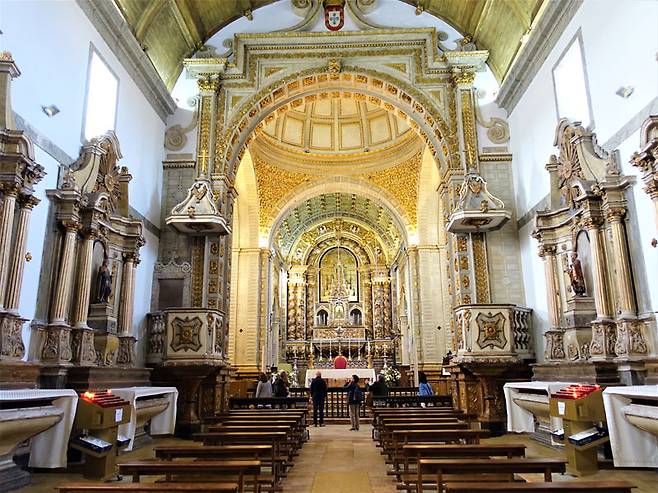 ‘검은 성모상’이 안치된 나자레 성모성당