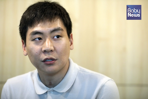 어린이생명안전법안 입법활동에 앞장 선 '태호 아빠'김장회 씨의 모습. 자료사진 ⓒ베이비뉴스