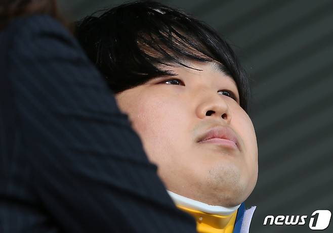 텔레그램에서 미성년자를 포함한 최소 74명의 성 착취물을 제작·유포한 혐의를 받는 '박사방' 운영자 조주빈(25) © News1 송원영 기자