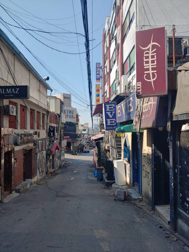 게이바와 트렌스젠더 클럽 등이 몰려 있는 게이힐 /사진=고병기기자