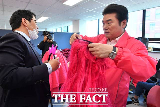 '황소' 별명을 갖고 있다는 원유철 위원장, "핑크 황소로 변하고 싶은데..."