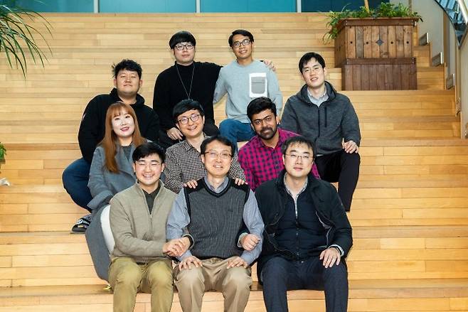 이보름 광주과학기술원(GIST) 의생명공학과 교수 연구실의 연구원들이 한 자리에 모였다. 동아사이언스 제공