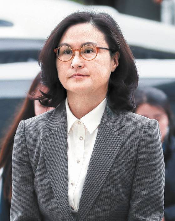 조국 전 법무부 장관의 부인 정경심 동양대학교 교수가 지난해 10월 서울중앙지법에 영장실질심사를 받기 위해 출석하고 있다. [뉴시스]