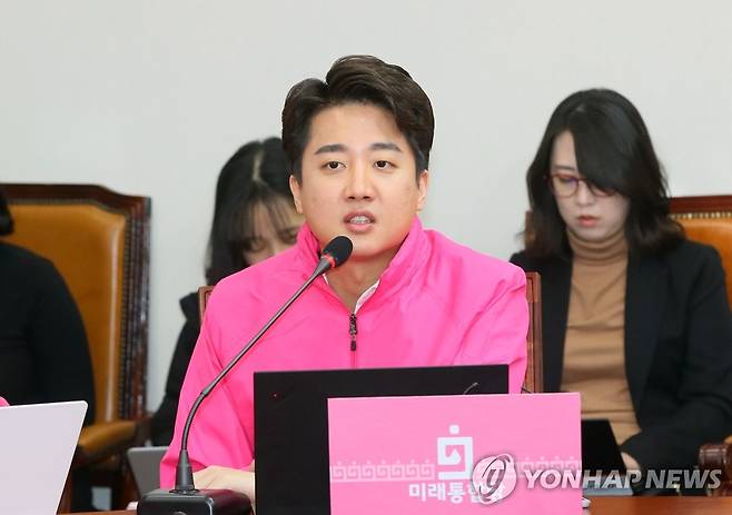 발언하는 이준석 (서울=연합뉴스) 진성철 기자 = 미래통합당 이준석 최고위원이 지난 2월 20일 국회에서 열린 최고위원회의에서 발언하고 있다. 2020.2.20 zjin@yna.co.kr