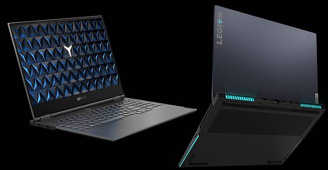 고성능 프로세서와 경량화를 실현한 레노버 Y740Si(좌)와 17인치 고성능 버전인 레노버 리전 7i(우). 제공=레노버