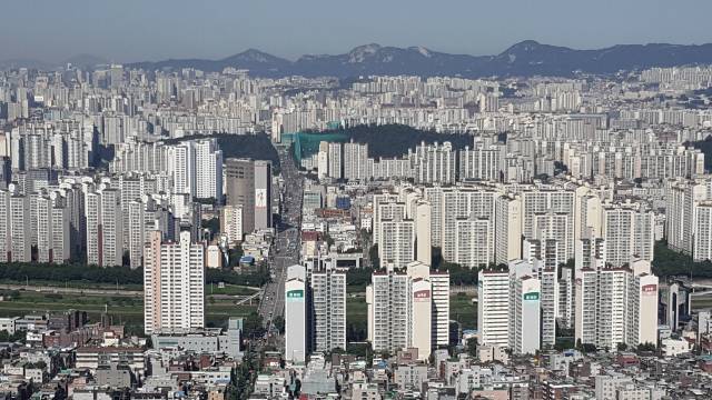 한국건설산업연구원이 코로나 영향으로 건설투자가 줄면서, 취업자수 감소도 나타날 것으로 추정했다. 사진은 서울의 전경. [헤럴드경제DB]