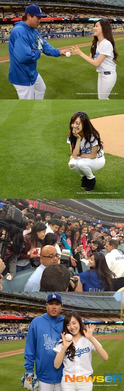 2013년 5월, ‘패대기 시구’ 티파니 / 사진=SM엔터테인먼트

미국 메이저리그 LA 다저스 시구자로 초청받은 소녀시대 티파니. 
소녀시대의 ‘I got a boy’ 음악에 맞춰 LA 다저스 유니폼을 입고 환한 미소로 마운드에 등장한 티파니는 멋진 와인드업을 선보였지만 아쉽게도 공이 멀리 나가지 못하는 패대기 시구를 선보였다. 이에 티파니는 쑥스러운 미소를 지었고 이에 티파니의 공을 받는 포수로 함께 등장한 류현진 선수와 관중들은 웃음으로 화답했다.