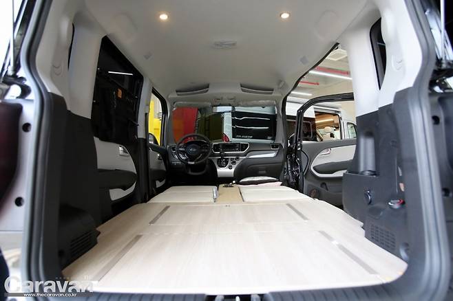 로디 마루 버전은 레이 차량 소유자라면 최대 550만 원에 튜닝, 개조 완료(선택 옵션에 따라 차등), 신차 구입 시 1,780만 원(차량 가격 포함)에 가능하다