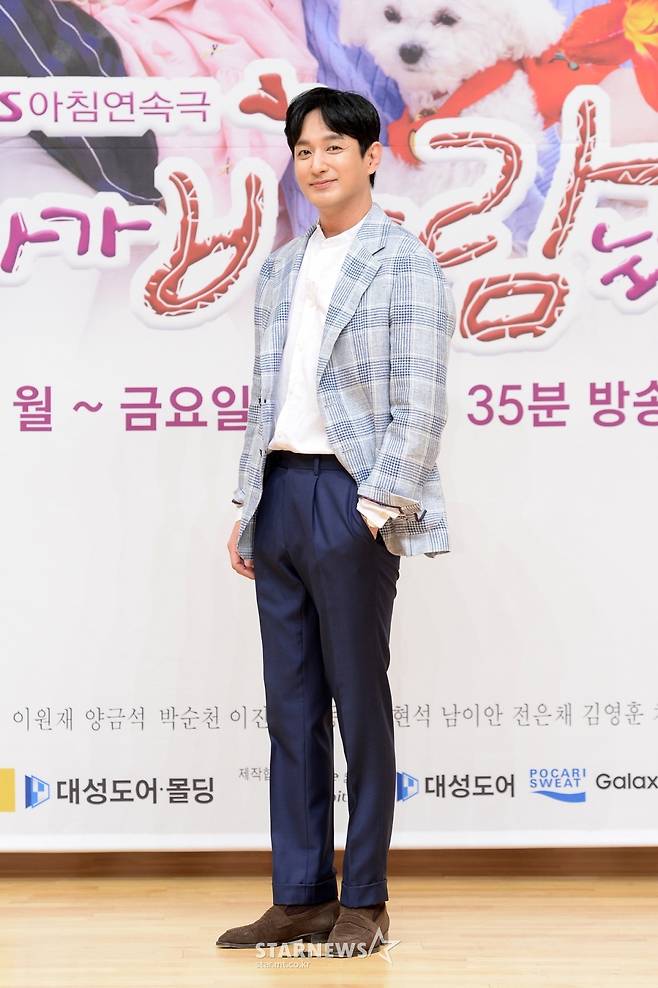 [★포토]이재황 '봄 느낌 물씬'