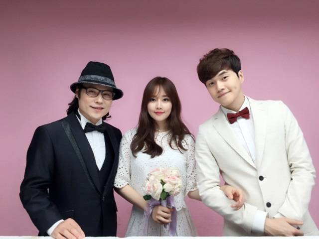 소유미 소유찬 남매는 제11회 곳고리창작가요제 대상과 제4회 현인가요제에서 연달아 대상 수상했다. 소유미는 "오빠 덕분에 곁다리로 가요제를 휩쓸었다"고 웃었다. 왼쪽부터 소명 소유미 소유찬. /윈엔터테인먼트