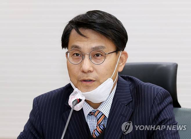 인사말 하는 윤상현 당선인 인천 동구미추홀을에서 당선된 무소속 윤상현 당선인이 4월 24일 오전 인천시 남동구 인천시청에서 열린 '국회의원 당선인 간담회'에서 인사말을 하고 있다. [연합뉴스 자료사진]