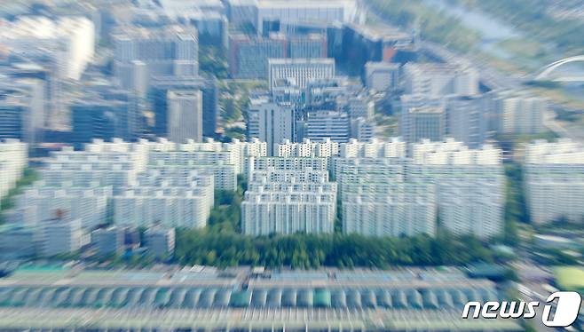 서울의 한 아파트 단지 모습. © News1 김진환 기자