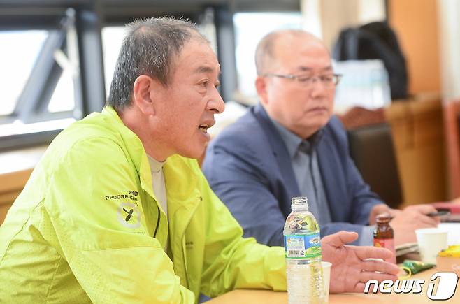5·18민주화운동 유공자 김재귀씨(57)가 지난 8일 오후 광주 서구 5·18기념문화센터에서 5·18에 대해 이야기하고 있다. 2020.5.10/뉴스1 © News1 한산 기자