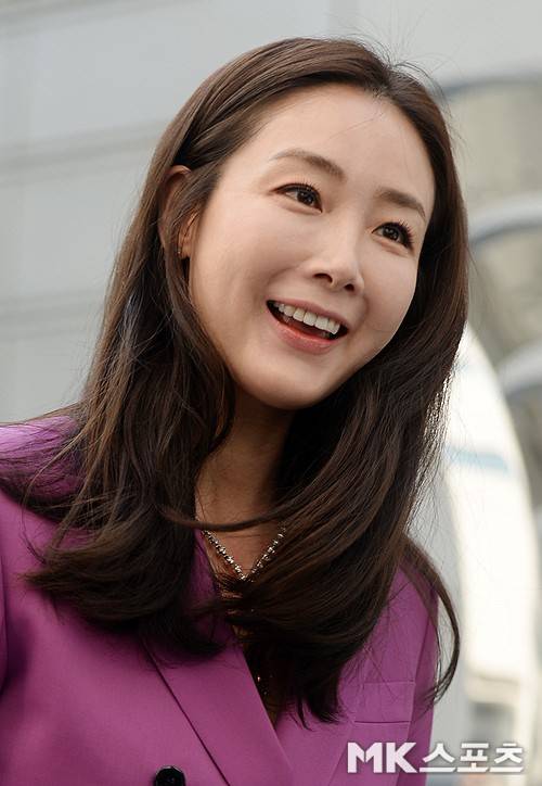 배우 최지우에 대한 관심이 뜨겁다.사진=MK스포츠 DB