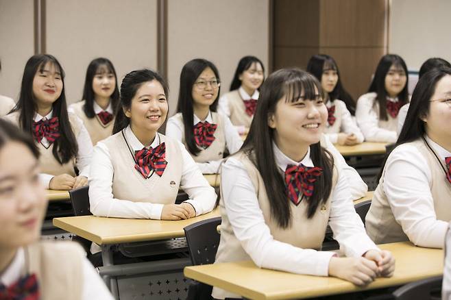 동일여상 학생들