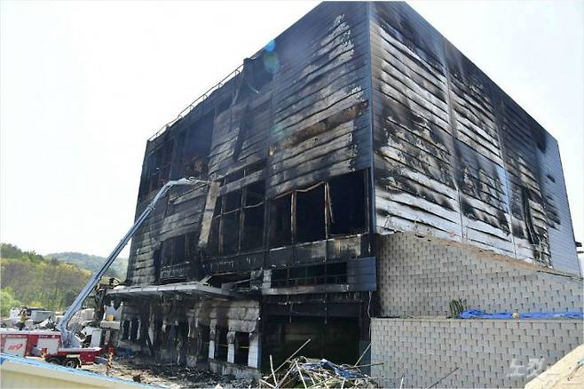 지난달 29일 화재가 발생해 48명의 사상자가 발생한 경기도 이천시 모가면의 물류창고 공사장. (사진=윤창원 기자)